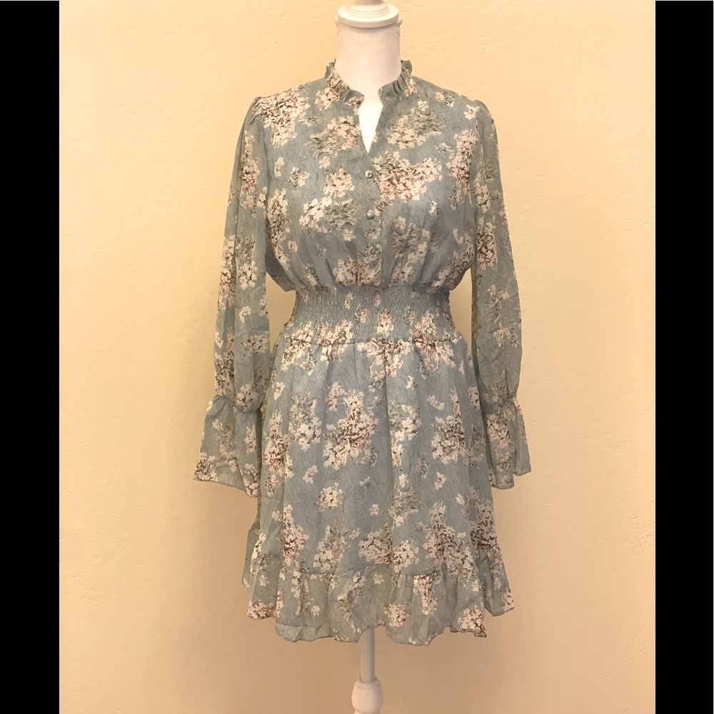 Gorgeous blue floral dress NWT